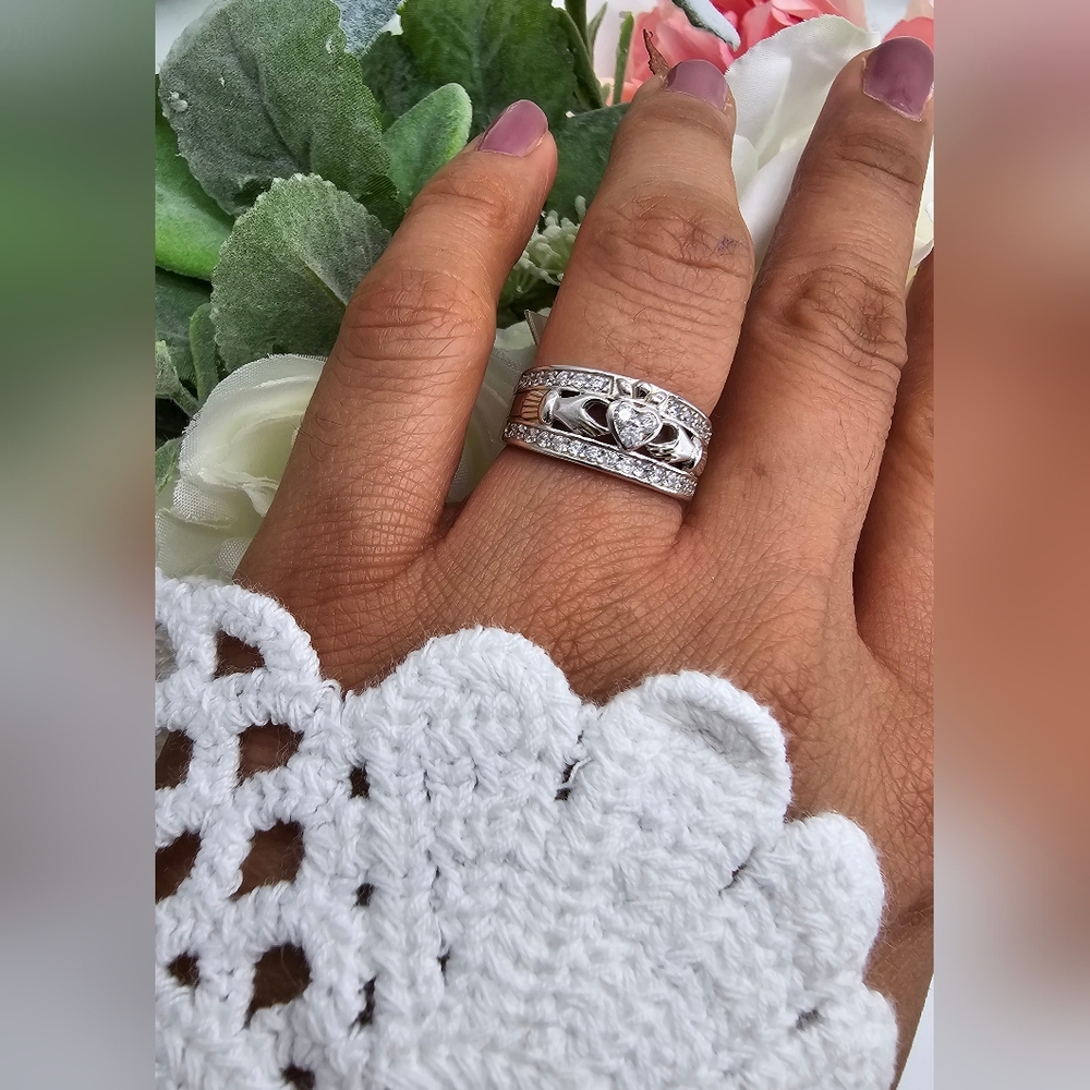 🥰 CLADDAGH BAND RING - Picture 4 of 6